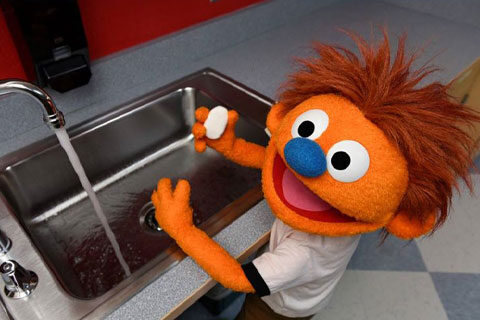 Hank-washing-hands
